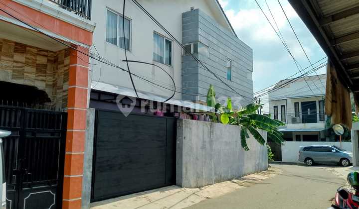 Rumah Lelang Hoek di Jl Bungur di Kebayoran Lama