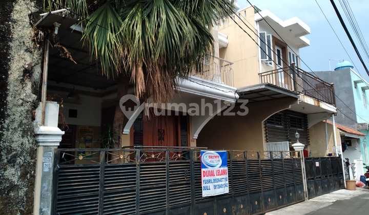 House on Rawa Simprug Street in Kebayoran Lama, Affordable Price