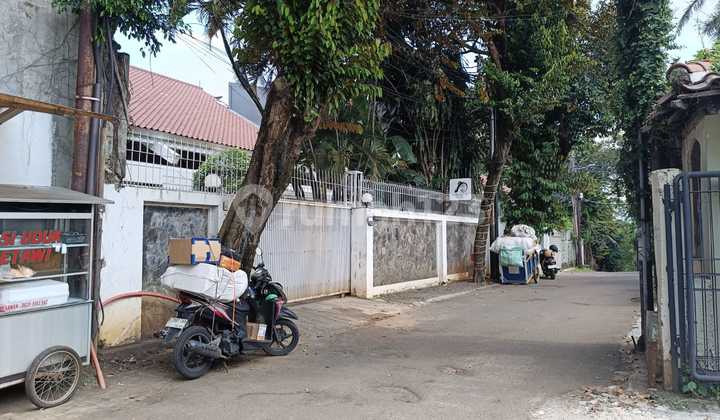 Auction House in South Kemang X Quiet Location Auction House in South Kemang X Quiet Location