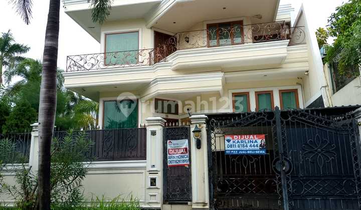 Contemporary Style House in Puri Indah 2