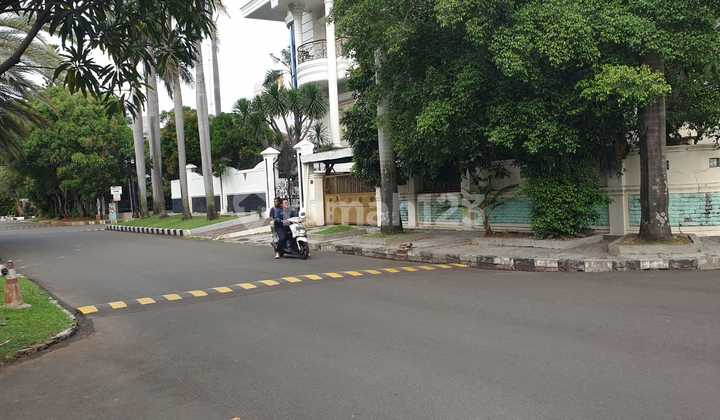 Auction House in Janur Elok, Kelapa Gading 2