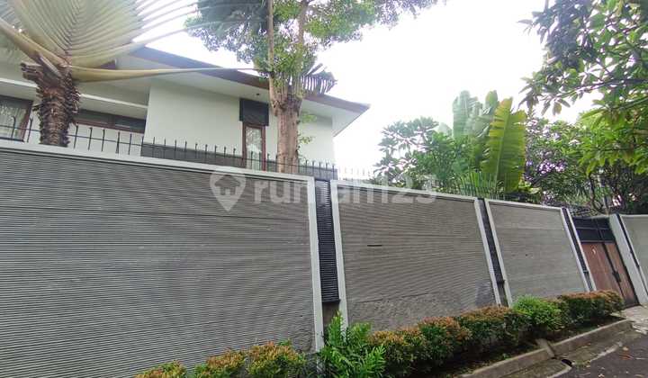 Rumah Moderen Di Jl Bunga Anggrek Di Cipete Jakarta Selatan 2