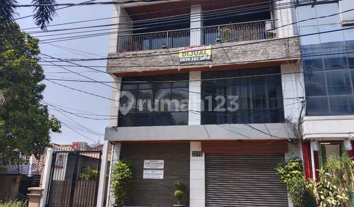 3-Storey Shop House on Fatmawati Street in South Cipete 1