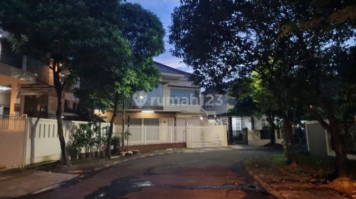 Rumah ngantong,SHM, semi furnished, hadap timur, Bintaro Sektor 5 1