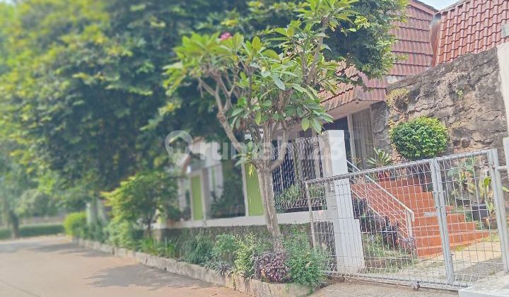 Rumah 2 Lantai, Hoek,shm, Asri,tenang, Komplek Megapolitan Cinere 2