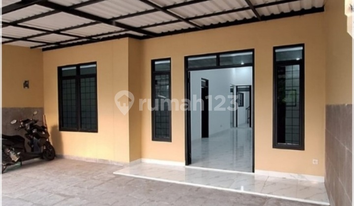 Rumah Asri, Tenang, 5 Menit ke Tol Krukut,Di Komplek Graha Cinere 2