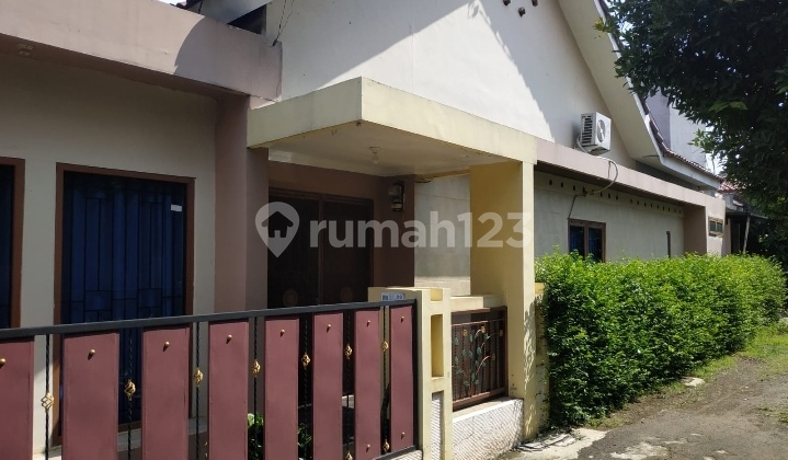 Rumah Non Komplek, Shm, Bebas Banjir,akses 2 Mobil Di Limo, Depok 2