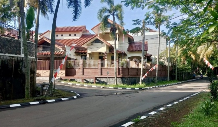 Rumah Hoek, Asri, Tenang, Dibawah Njop,Dikomplek Pesona Khayangan Rumah Hoek, Asri, Tenang, Dibawah Njop,Dikomplek Pesona Khayangan