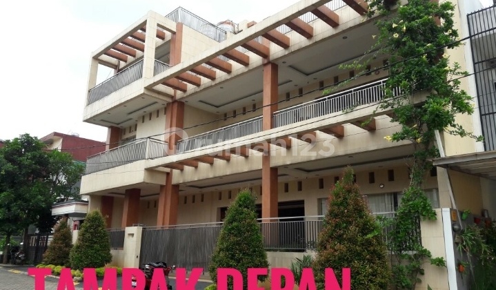 4-Story House, Green, Comfortable and Quiet in Cibubur Country