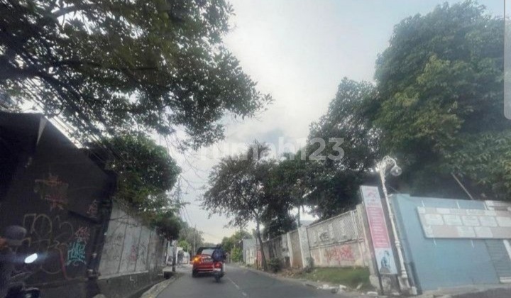 Tanah 1000M2, Bonus Rumah Tua 2 Lantai di Kemang, Jakarta Selatan Tanah 1000M2, Bonus Rumah Tua 2 Lantai di Kemang, Jakarta Selatan
