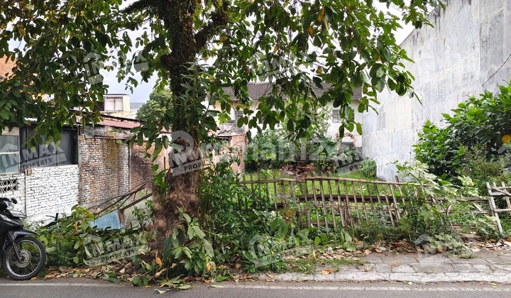 For Rent: Large 382 Are Plot Near UB University, Suitable for Parking Lot or Small Cafe