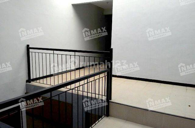 Rumah 2 Lantai Daerah Araya Dekat Plaza Araya Row Jalan Lebar 2