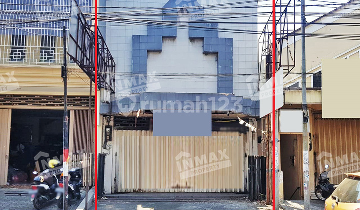 For Rent: 3-Story Shop House in Malang's Pasar Besar Business Area, Suitable for Business