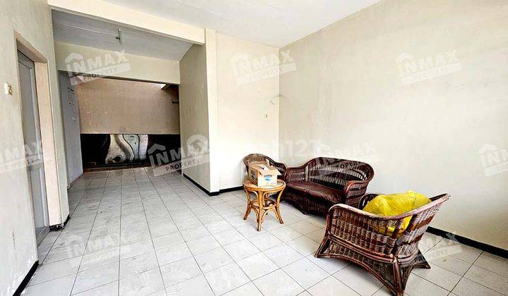 Rumah Minimalis 2 Lantai Daerah Aman Tengah Kota Malang 2