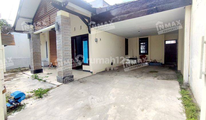 Rumah 3 Kamar di Araya, Ada Halaman Belakang Dekat Plaza Araya 2