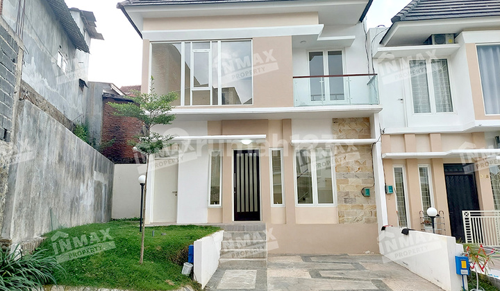 Minimalist 2-Storey New House in Arjosari, Malang, Near School