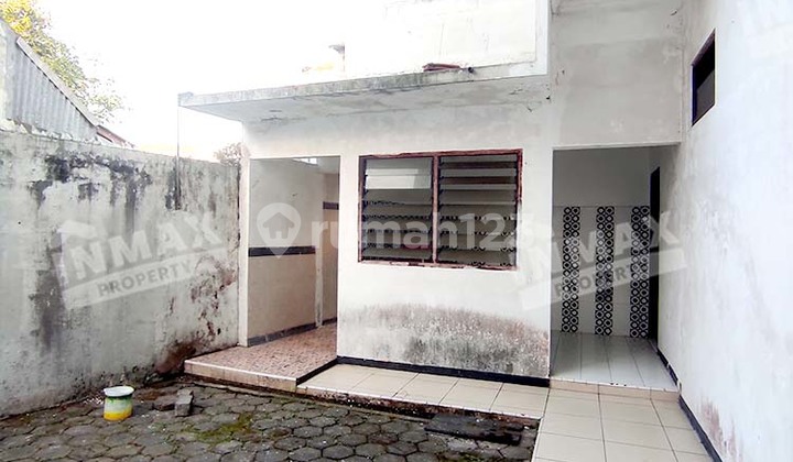 2-Story Rental House in Malang City Center Near Campus Area 2-Story Rental House in Malang City Center Near Campus Area