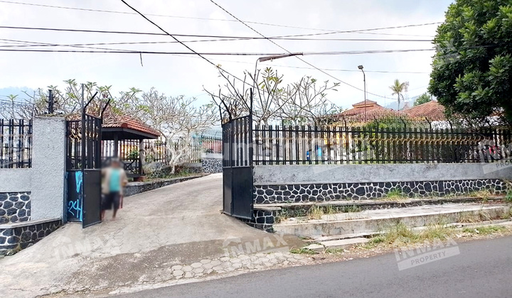 Spacious Fully Furnished Rental House in Batu Area, Suitable for a Villa