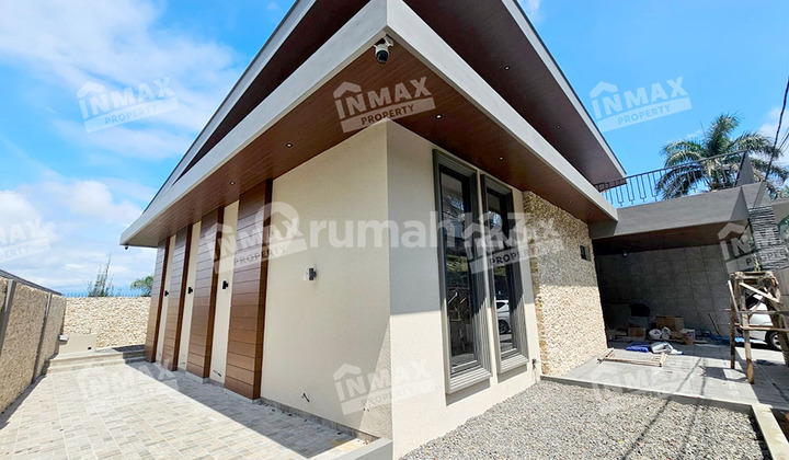 Leased House Position Hook Row Wide Road Buring Malang Area Leased House Position Hook Row Wide Road Buring Malang Area