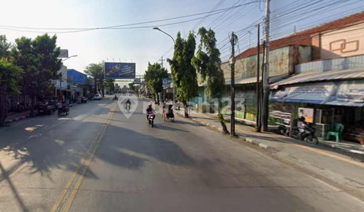 Strategic Shop House on Jl. Nasional Jakarta-Surabaya, Brebes, Central Java Strategic Shop House on Jl. Nasional Jakarta-Surabaya, Brebes, Central Java