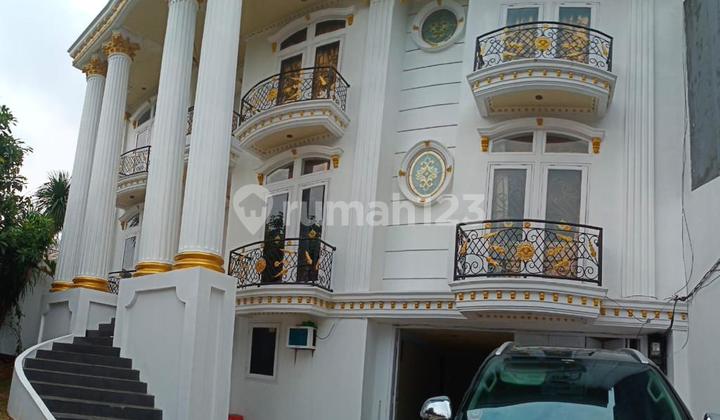 Turun Harga !!! Rumah Mewah 3 Lantai+Swimpool Senen Jakarta Pusat