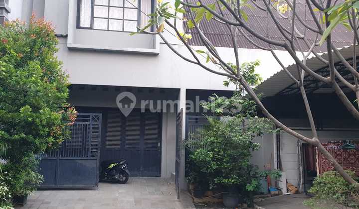Jual Cepat Rumah Strategis Taman Royal Cipondoh Tangerang 2
