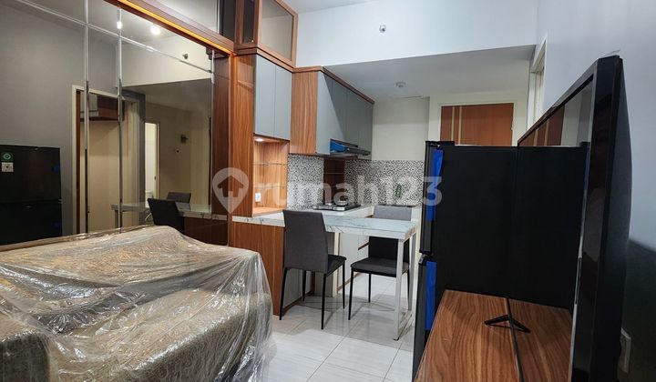 Wiyung Peak CBD Apartment Minimalist Near Highway Near PTC Ready to Occupy Well Furnished Very Cheap 2