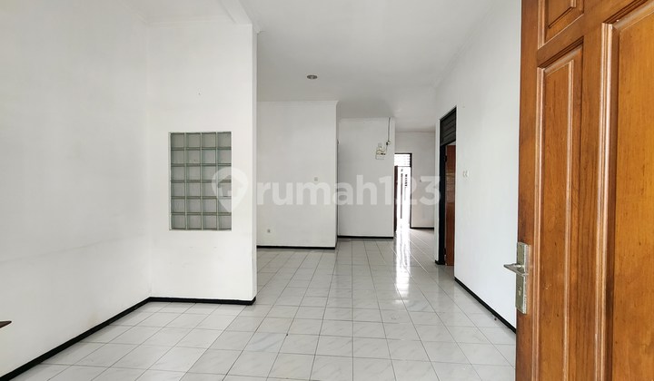Rumah Wiyung 1 Lantai Siap Taman.pondok.indah Surabaya Barat Baru Renovasi