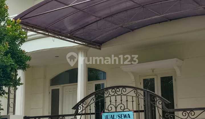 2-Story Ready-to-Occupy House in Citraland Utama Near Gwalk Ciputra School House