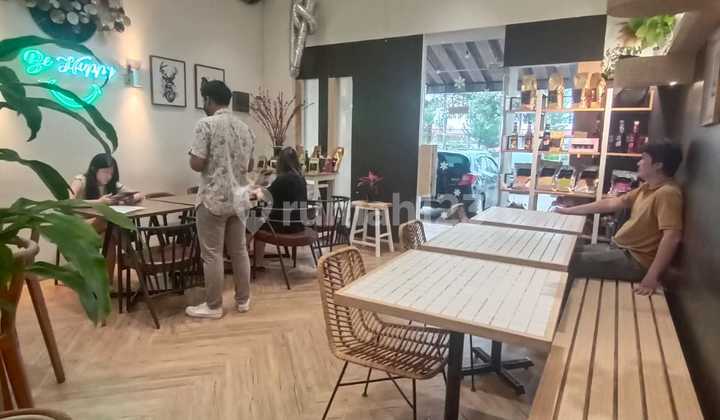 Disewakan Ruko Godlfinch berikut perlengkapan ex Coffee shop 11