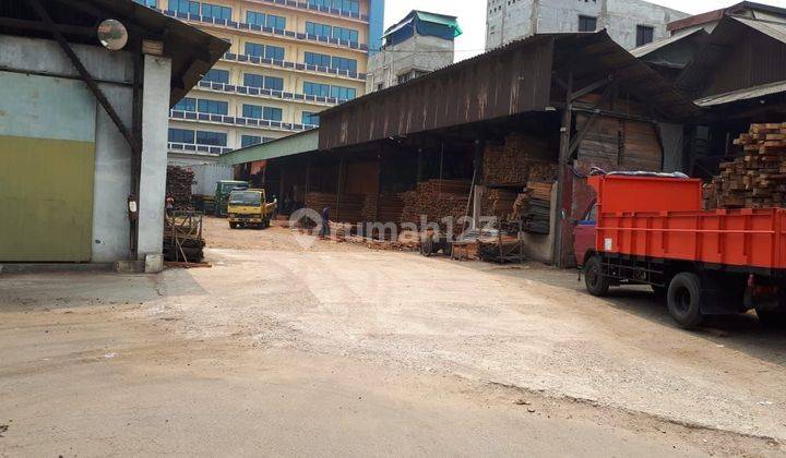 Gudang Kayu Jalan Lodan Jakarta Utara 1