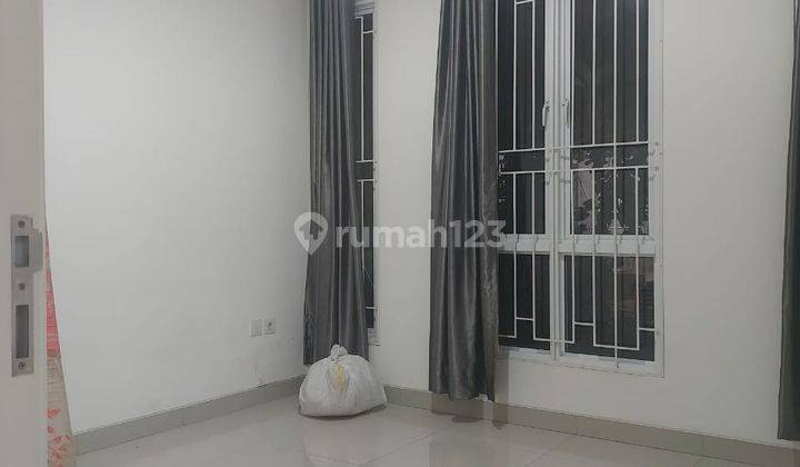 Disewakan Rumah 2 Lantai Gading Serpong Siap Huni 2