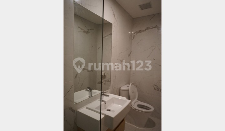 Modern Minimalist Studio, Fully Furnished At South Quarter Residence Between MRT Lebak Bulus 2