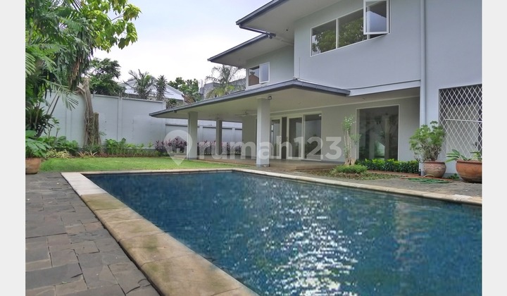 Spacious And Brightness House, Beautifully Pool With Nice 4 Bedrooms At Cipete Prime Area