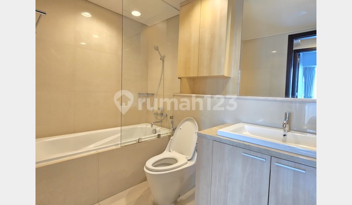Jual Cepat, Modern Elegan Unit, Fully Furnished di Setiabudi Skygarden, Hanya 8 Menit ke MRT Bendungan Hilir 2