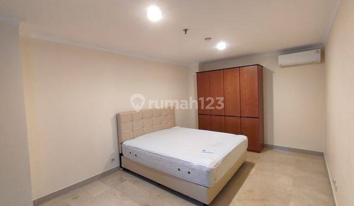 Dijual Apartemen Simprug Indah Dengan 3 Kamar Dan Kitchen Set Baru 2