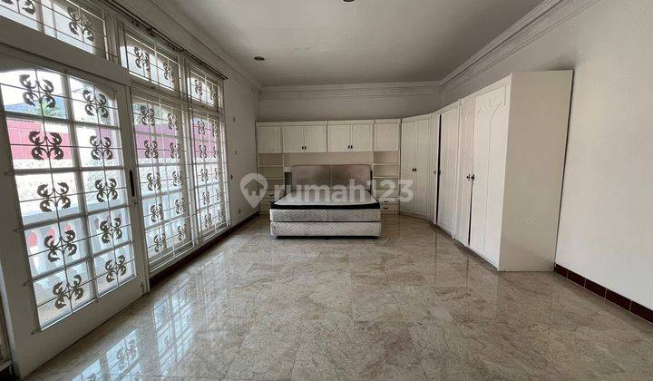 Nice House And Strategic Area With 5 Bedroom Fully Furnished, Walking Distance To The Pondok Indah Mall 2, In In Pondok Indah Area 2