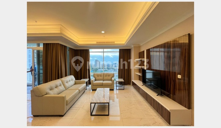 Luxurious, Bright, and Elegant 2BR Unit with High-Quality Building and Facilities - at Botanica Apartment's Strategic Location