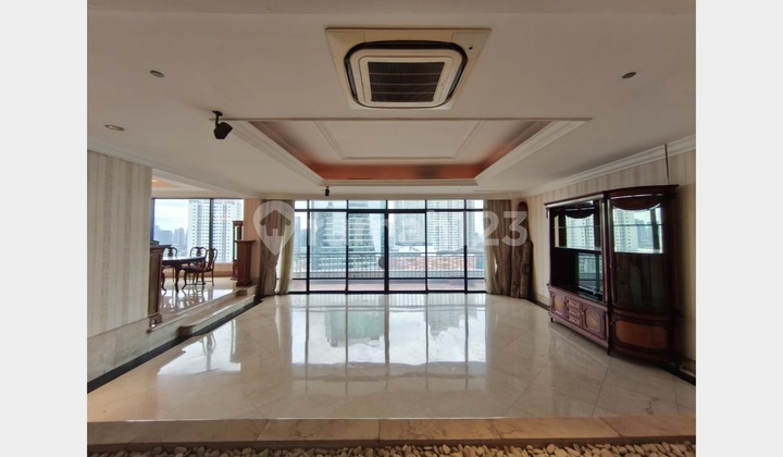 Jual Murah, Langsung ke Pemilik, Apartemen Cantik, Luas dan Nyaman dengan 4 Kamar Tidur di Sailendra Apartemen, Prime Area 1