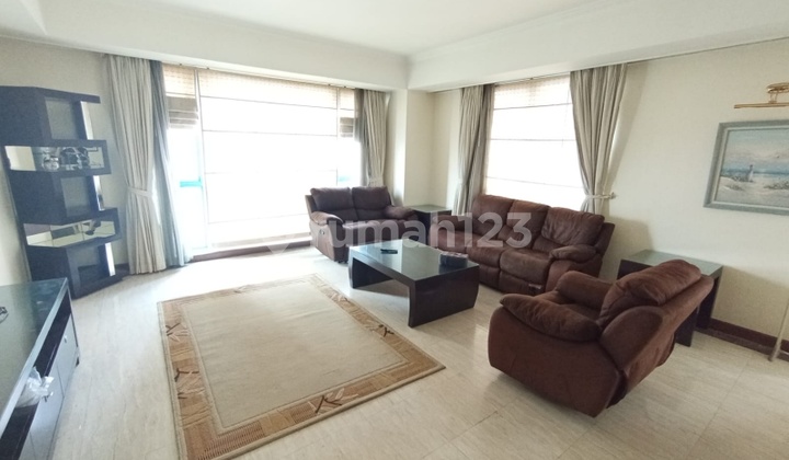 Dijual Cepat Apartemen Mewah, Luas dan Nyaman, View Cantik Fully Furnished dengan 3 Kamar di Casablanca Samping Mall Kota Casablanca