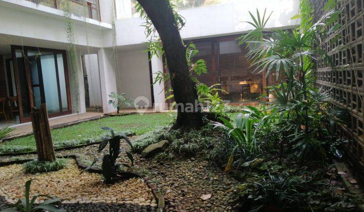 Sewa Rumah 3 Lantai Dengan Nuansa Asri, Sudah Renovasi, Furnished Di Jati Padang Area 4