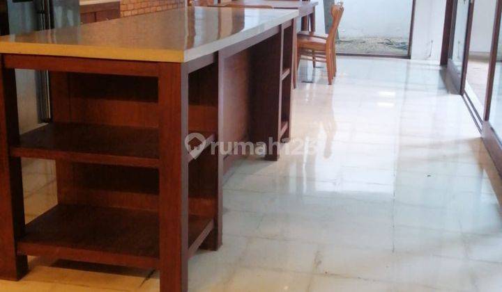 Sewa Rumah 3 Lantai Dengan Nuansa Asri, Sudah Renovasi, Furnished Di Jati Padang Area 7