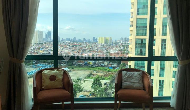 Ruang Luas dan Cerah, Hunian Nyaman 2 Kamar Tidur di Apartemen Casablanca dengan Bathtub, Balkon Ukuran Besar, dan Fasilitas Lengkap.