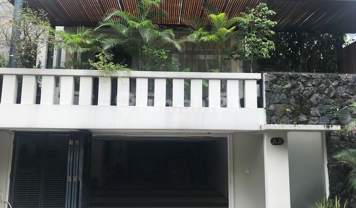 2-Level House With Modern Minimalist Design Equipped With Private Pool And Nice 3 BR At Kebayoran Baru Next to SCBD Area 2-Level House With Modern Minimalist Design Equipped With Private Pool And Nice 3 BR At Kebayoran Baru Next to SCBD Area