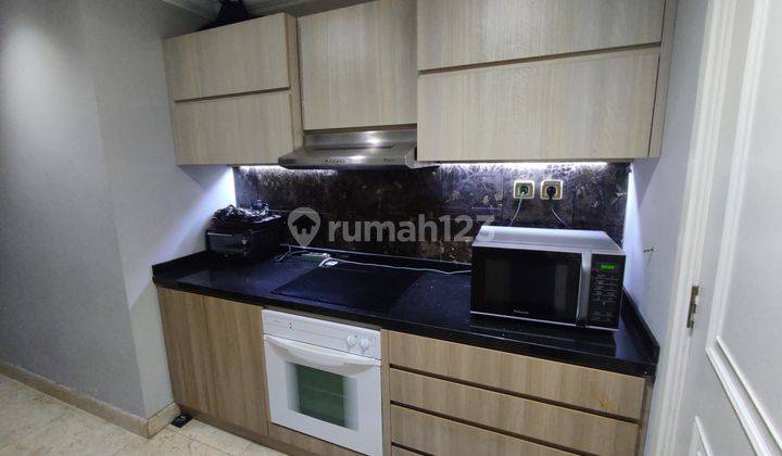 Minimalist Renoveted 2 Bedrooms Fully Funished, Eqquiped With Balcony At Istana Sahid Apartemen 2