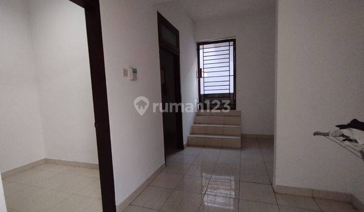 Excellent 2 Storey House With Nice Pool And Terrace, 5 Bedrooms At Cilandak Area 2