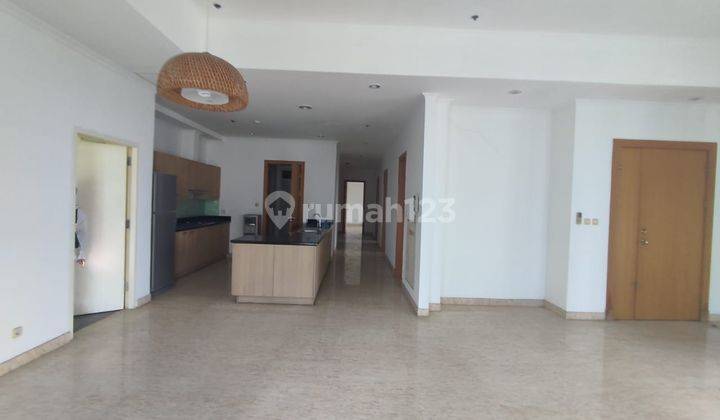 Dijual Unit Luxury Dan Luas Dengan 3 Kamar Nyaman di Sudirman Residence 1