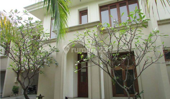 Excellent House, Nice Pool And Comfy 4 Bedrooms At Pejaten Area 1