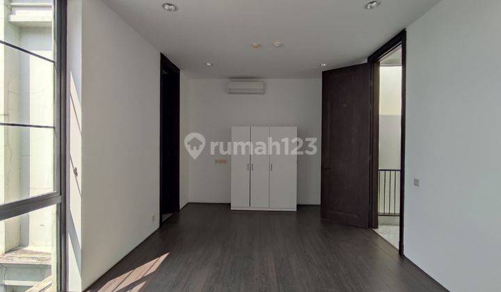 Minimalist Town House, American Style with Nice 3 Bedrooms in Kemang Utara Area 2