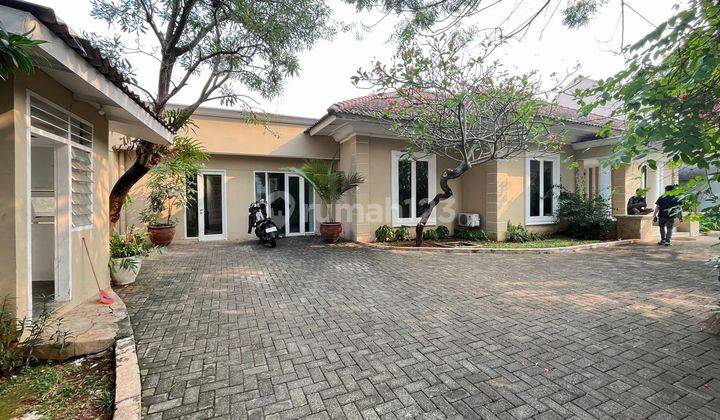 Excellent Big House With Comfortable 5 Bedrooms and Private Pool at Cipete Area 2